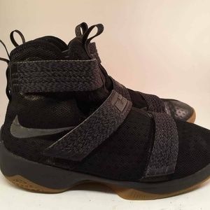 Nike Lebron Soldier X  Kids Athletic Sneaker Sz 7Y